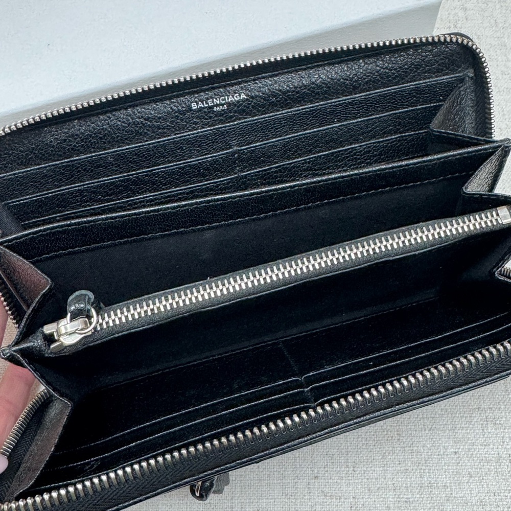 Balenciaga Black Leather Wallet - Picture 5 of 5